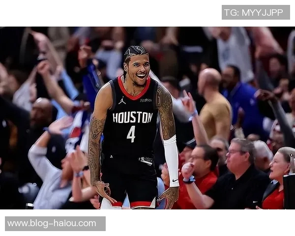 杰伦格林谈球队默契：迅速融入阵容展现出色配合能力